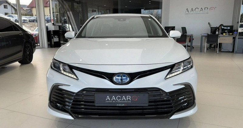 Toyota Camry cena 134900 przebieg: 28148, rok produkcji 2021 z Trzcińsko-Zdrój małe 781